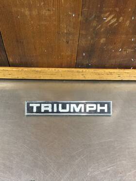 88627565 Triumph Tr6 Original Emblem Badge. #88627565. Used. Kt1108