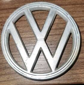 113853-6673 Volkswagen 1964-74 Emblem
