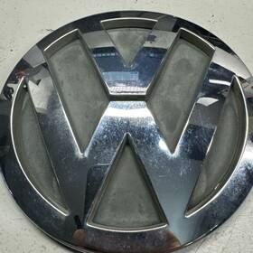 2h6853630dpj Volkswagen New Genuine Aamarok Rear Lid Bright Chrome Logo Bagde