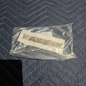 561-853-687-b-2zz Volkswagen 561853687b2zz 2012-2019 Vw Passat Trunk Lid Tailgate Emblem Oem