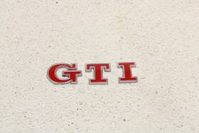 5g0-853-675-ac-jzq Volkswagen Mk7 Vw Gti Trunk Hatch Tailgate Red Emblem Badge Genuine Oem 2015-2021