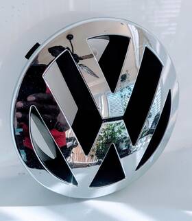 7l6-853-601-a-fdy Volkswagen 2009-2014 Routan Front Grille Emblem 2004-2007 Touareg Badge