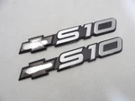 1994 1995 1996 1997 1998 1999 -2004 Chevy S10 Door Side Rear Tailgate Emblem Oem. Fixed Price $24.99.