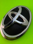 12 17 Toyota Xle Front Grille Emblem 75311 06180. Fixed Price $20.00.