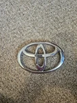 Toyota Highlander Front Grille Badge Emblem Logo 75311-00020 **. Fixed Price $20.00.