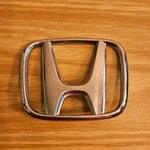 2003-2007 Honda Accord Plastic Trunk Emblem P/n 75701-SDN-A000 Removed. Fixed Price $9.99.