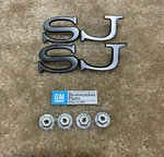 Pontiac Grand Prix Fender Sj Emblems 19731974 1975 1976 1977 Pair. Fixed Price $82.00.