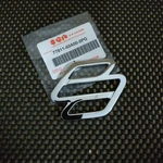 Genuine Front Grill Emblem Suzuki Sierra Vitara Escudo 77811-60A00 Japan Oem. Fixed Price $52.11.
