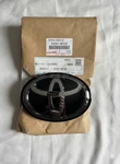 Toyota Genuine 53141-30120 Radiator Grille Emblem For Majesta Front Panel Oem. Fixed Price $280.00.