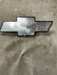 Oem 1998-2004 Chevrolet S10 Truck S-10 Blazer Front Grille Emblem 15629945 Gm. Fixed Price $35.00.