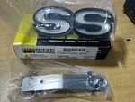 New Oer Pn 3918871 Zinc Diecast Ss Grille Emblem 1967-1968 Camaro And Nova Nib. Fixed Price $39.99.