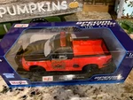 Maisto Ford Svt F-150 Lightning Special 1/21 Exclusive Style. Fixed Price $35.00.